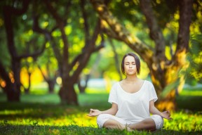 开云·Kaiyun网页版-仰泳选手滑行段延长，技术动作顺畅，仰泳划水路线